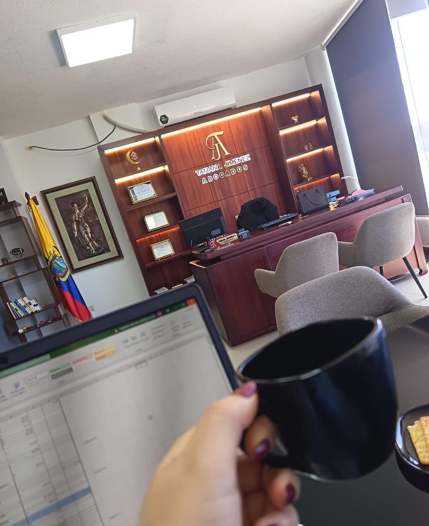 Oficina de Tatiana Jimenez Abogada con el logo TJ